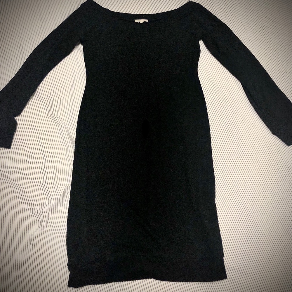 Fitted black dress
